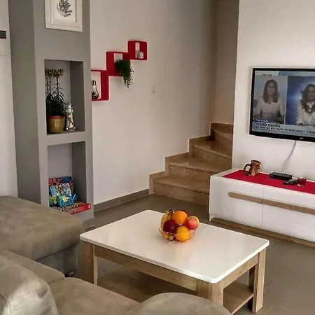 Paulonia Comfortable Ferienhaus